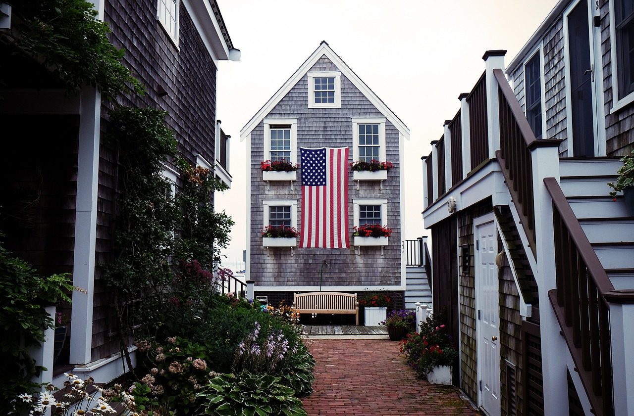 house, flag, american-498384.jpg